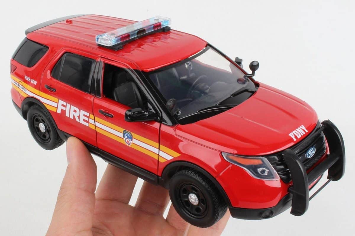 FDNY EMS FORD SUV - Image 7