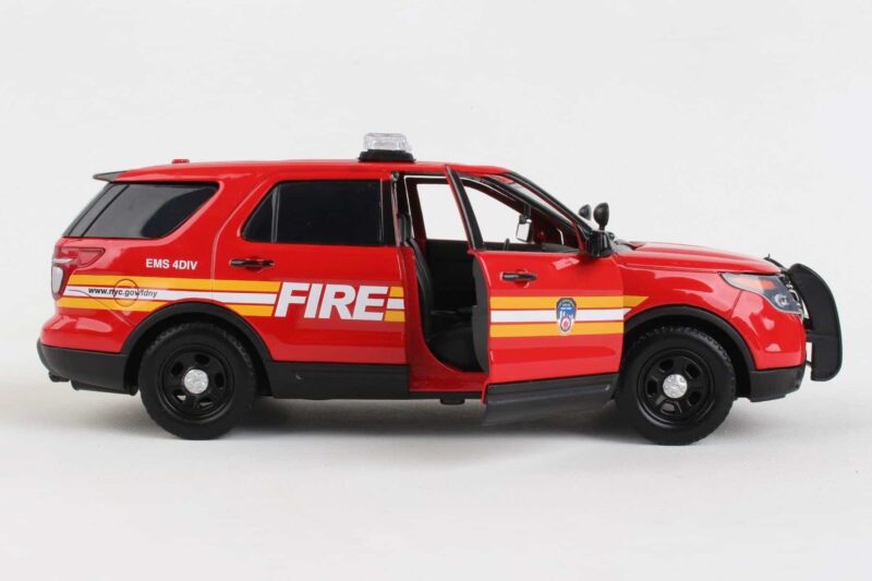FDNY EMS FORD SUV - Image 3