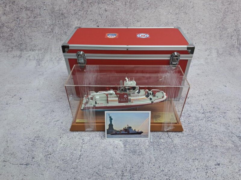 EXCLUSIVE LIMITED EDITION 343 FIRE BOAT - Image 6
