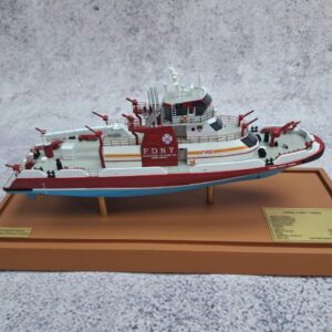 EXCLUSIVE LIMITED EDITION 343 FIRE BOAT - Image 9